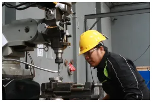 Layanan Mesin Penggilingan 4 milling_machine_3