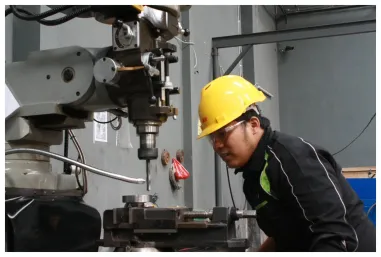 Layanan Mesin Penggilingan 4 milling_machine_3